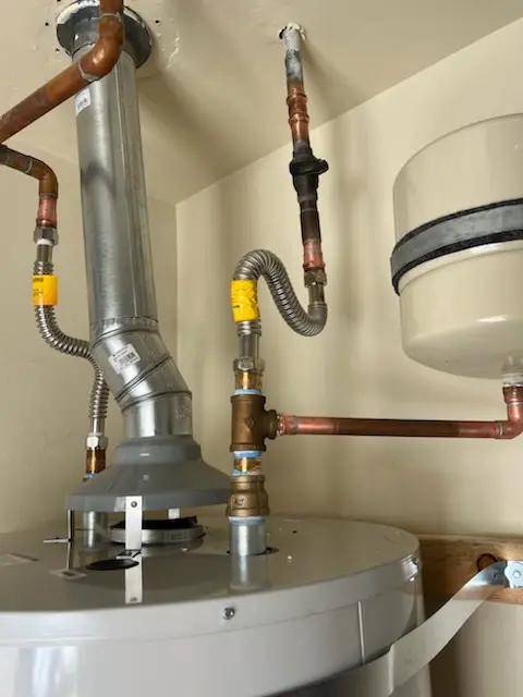 Water heater installation and plumbing repair in Leisure City
